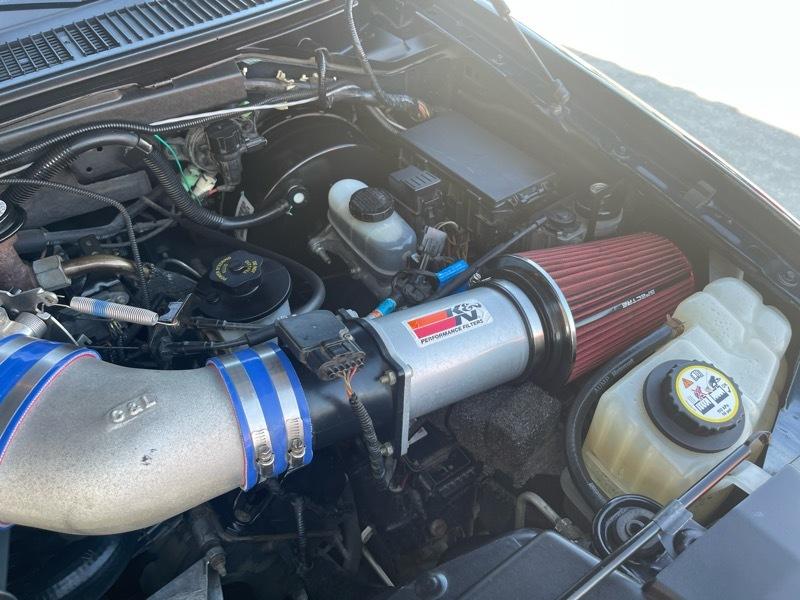 Ford F-150 SVT Lightning 2WD 2002