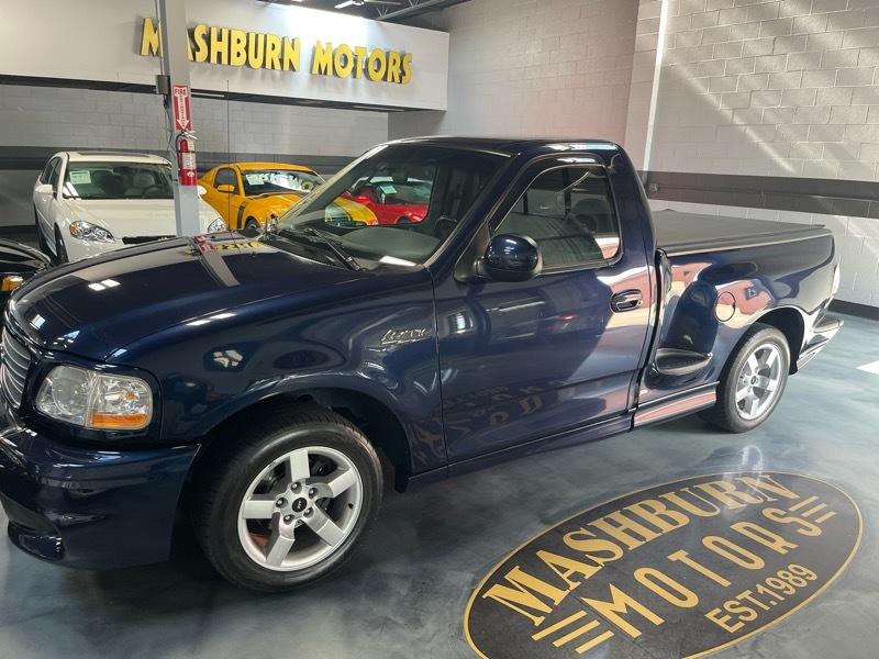 Ford F-150 SVT Lightning 2WD 2002