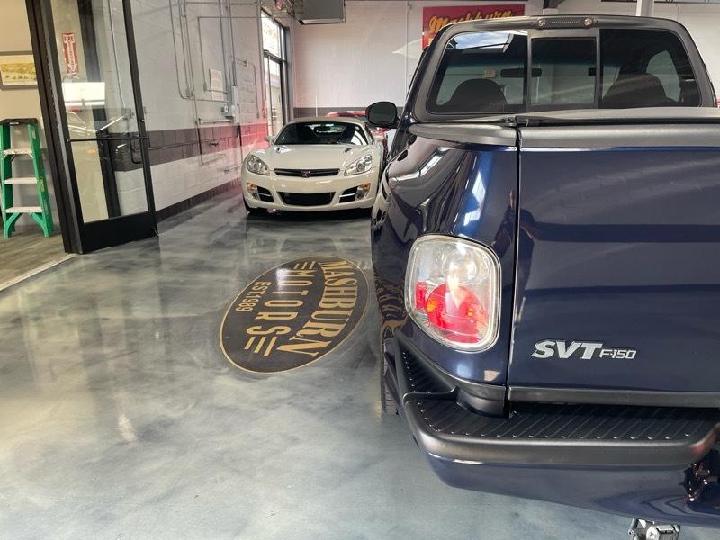 Ford F-150 SVT Lightning 2WD 2002