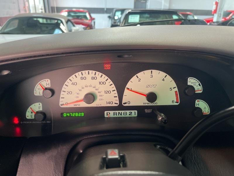 Ford F-150 SVT Lightning 2WD 2002