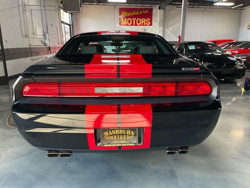Dodge Challenger SRT8 2012