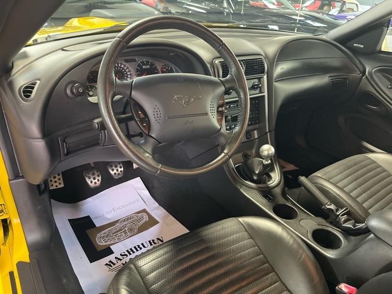 Ford Mustang Mach 1 2004
