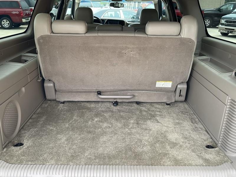 Chevrolet Suburban  2003