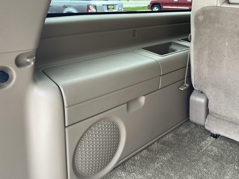 Chevrolet Suburban  2003