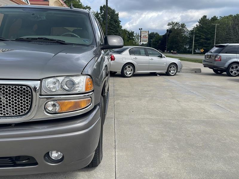GMC Yukon Denali AWD 2006