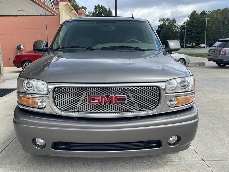 GMC Yukon Denali AWD 2006