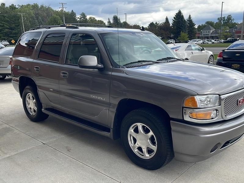GMC Yukon Denali AWD 2006
