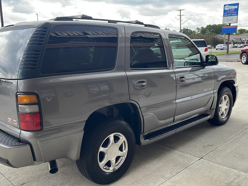 GMC Yukon Denali AWD 2006
