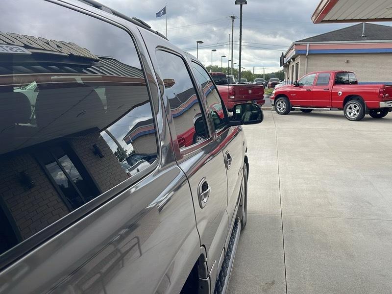 GMC Yukon Denali AWD 2006