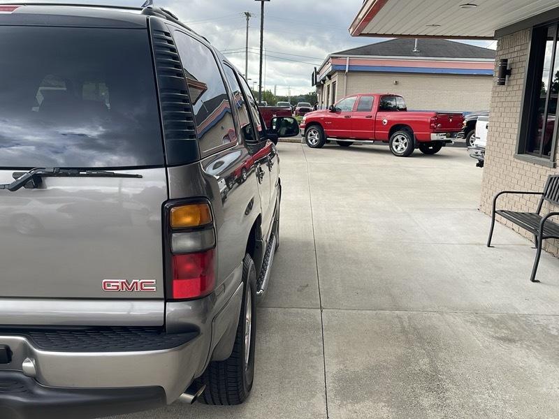 GMC Yukon Denali AWD 2006