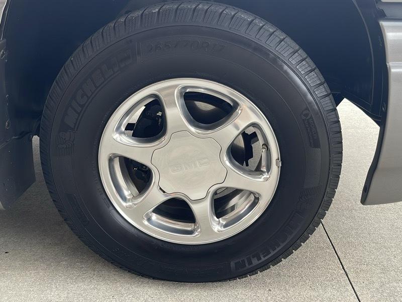 GMC Yukon Denali AWD 2006