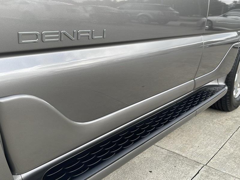GMC Yukon Denali AWD 2006