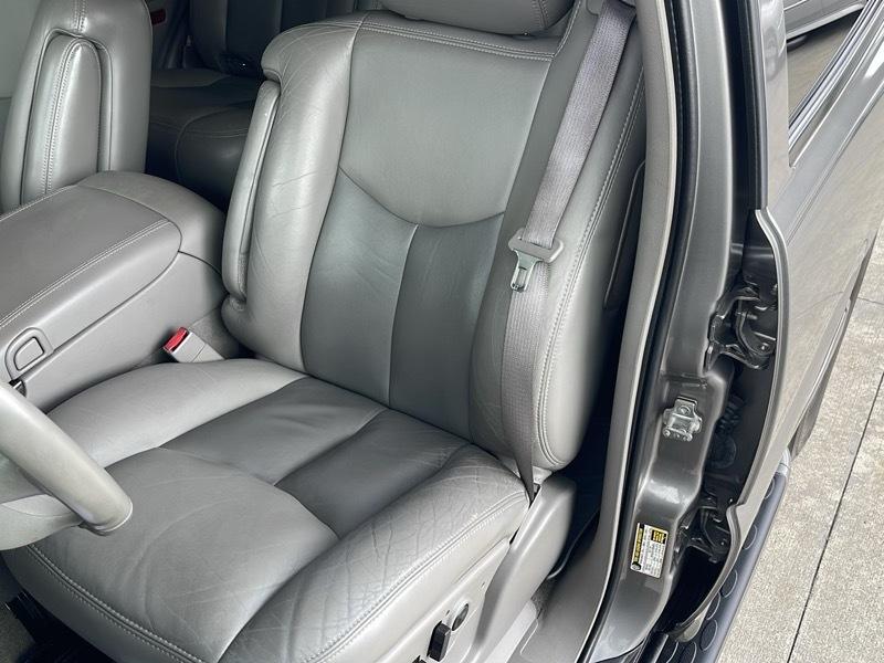 GMC Yukon Denali AWD 2006