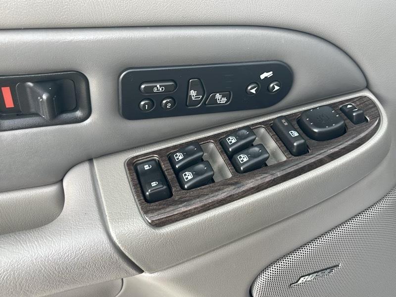 GMC Yukon Denali AWD 2006