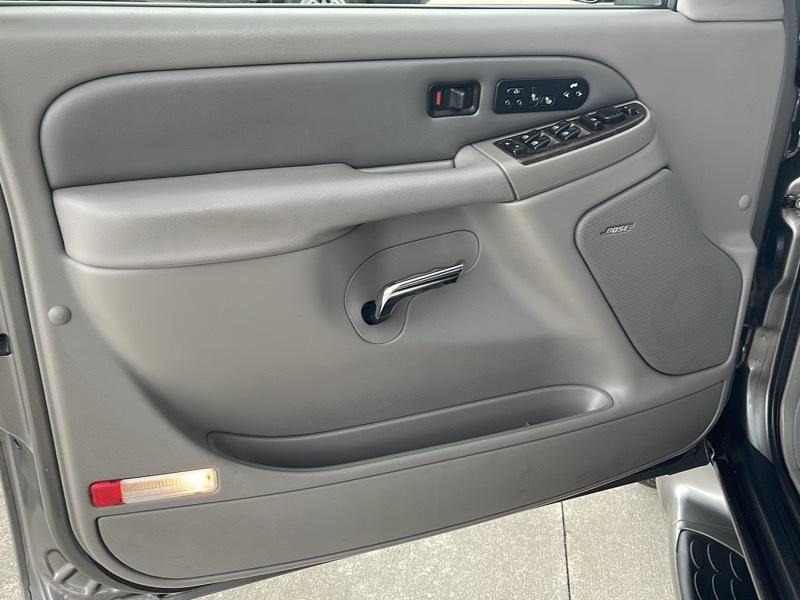 GMC Yukon Denali AWD 2006