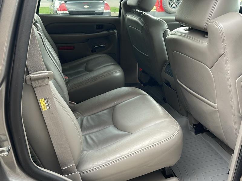 GMC Yukon Denali AWD 2006