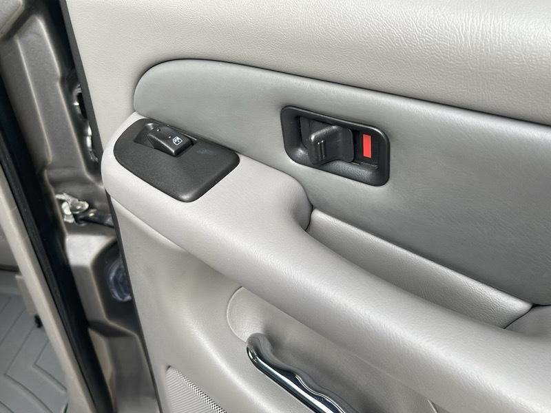 GMC Yukon Denali AWD 2006