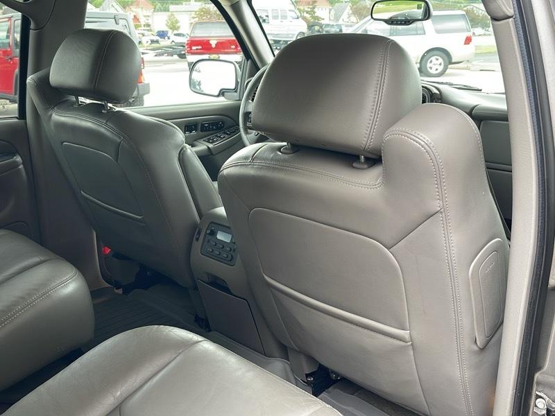 GMC Yukon Denali AWD 2006
