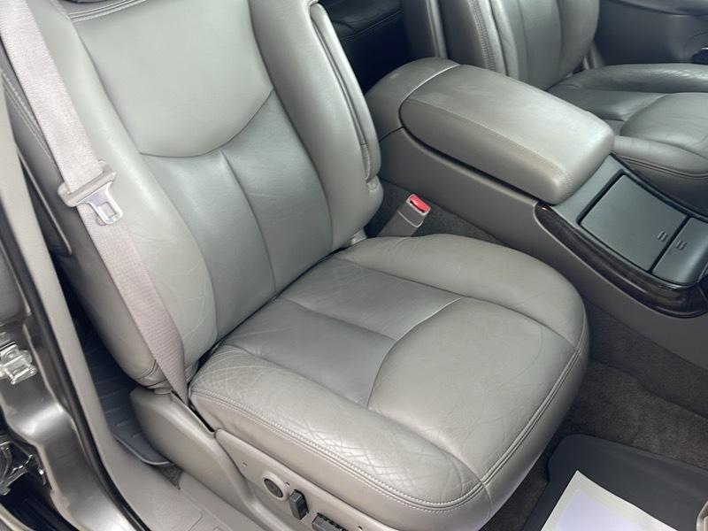GMC Yukon Denali AWD 2006