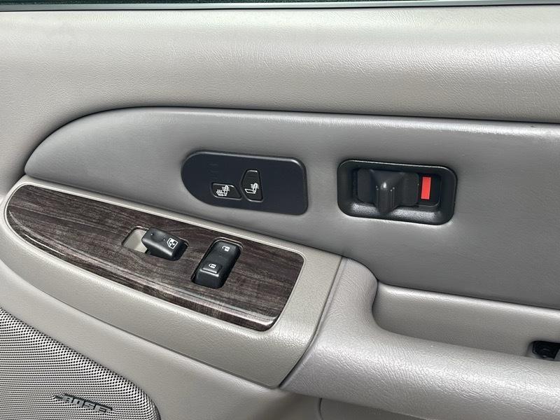 GMC Yukon Denali AWD 2006