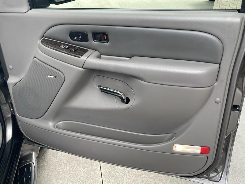 GMC Yukon Denali AWD 2006