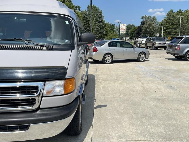 Dodge Ram Van  1999
