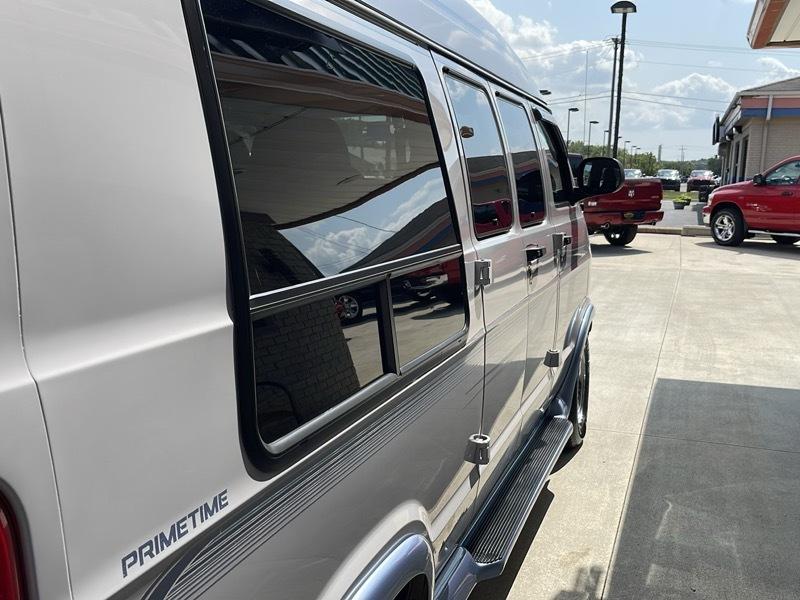 Dodge Ram Van  1999