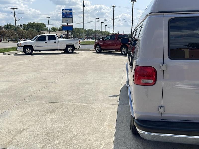 Dodge Ram Van  1999