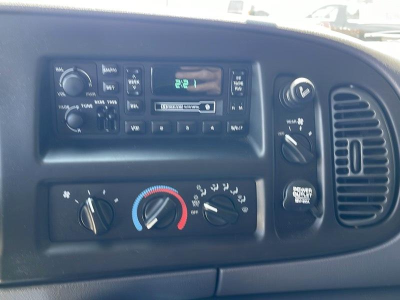 Dodge Ram Van  1999