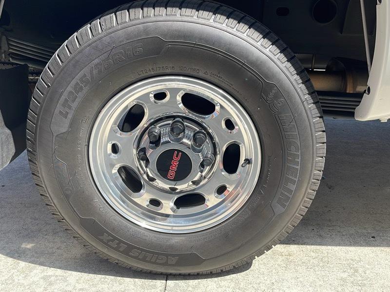 GMC Sierra 2500HD SLT Crew Cab Short Bed 4WD 2004