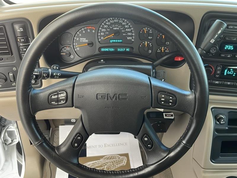 GMC Sierra 2500HD SLT Crew Cab Short Bed 4WD 2004