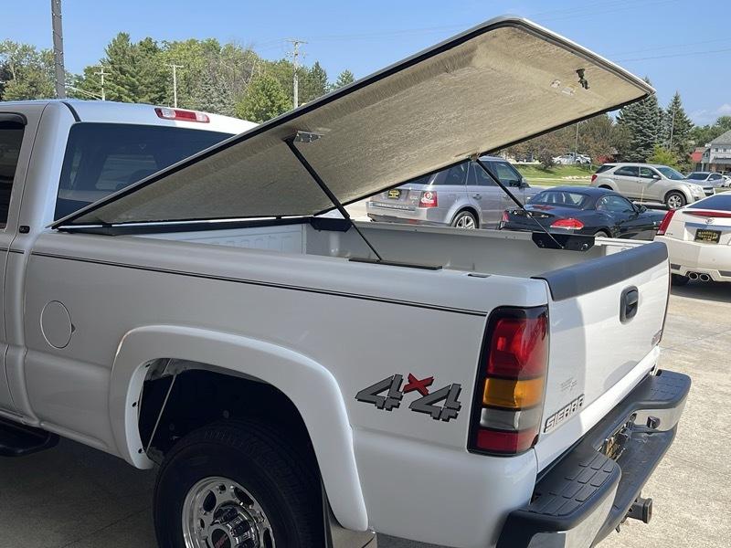 GMC Sierra 2500HD SLT Crew Cab Short Bed 4WD 2004
