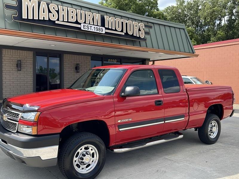 Chevrolet Silverado 2500HD LS Ext. Cab Short Bed 4WD 2005