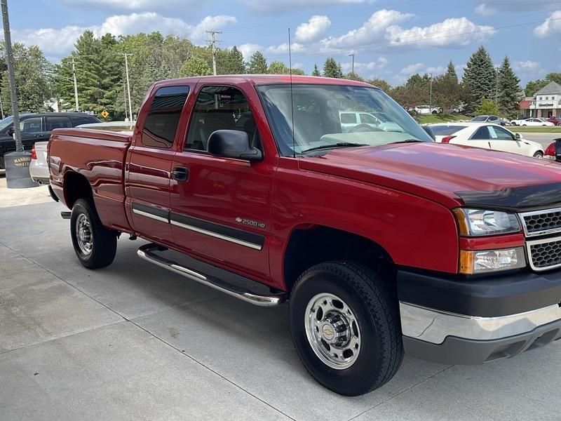 Chevrolet Silverado 2500HD LS Ext. Cab Short Bed 4WD 2005