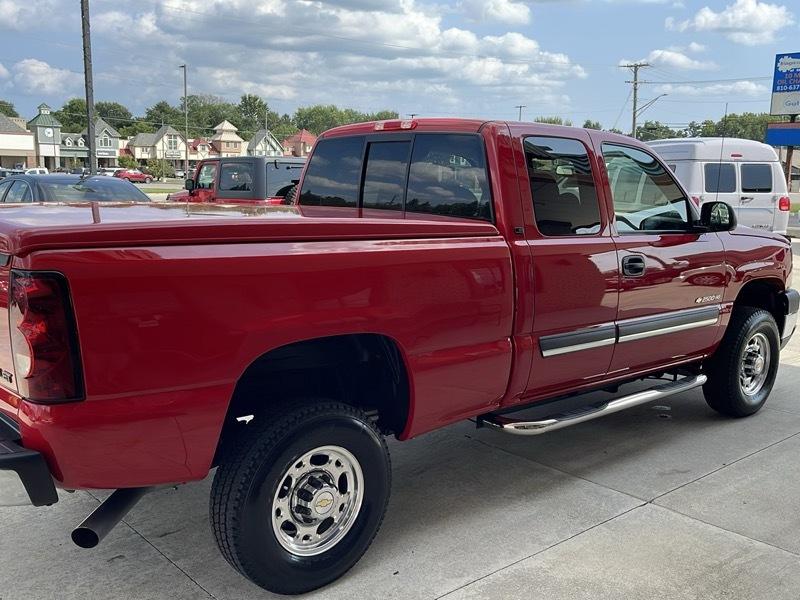Chevrolet Silverado 2500HD LS Ext. Cab Short Bed 4WD 2005