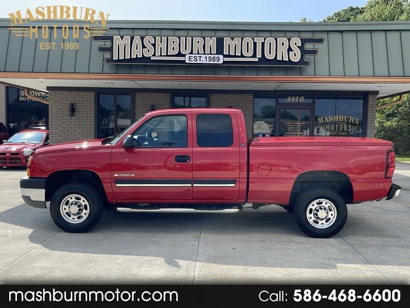 2005 Chevrolet Silverado 2500HD LS Ext. Cab Short Bed 4WD