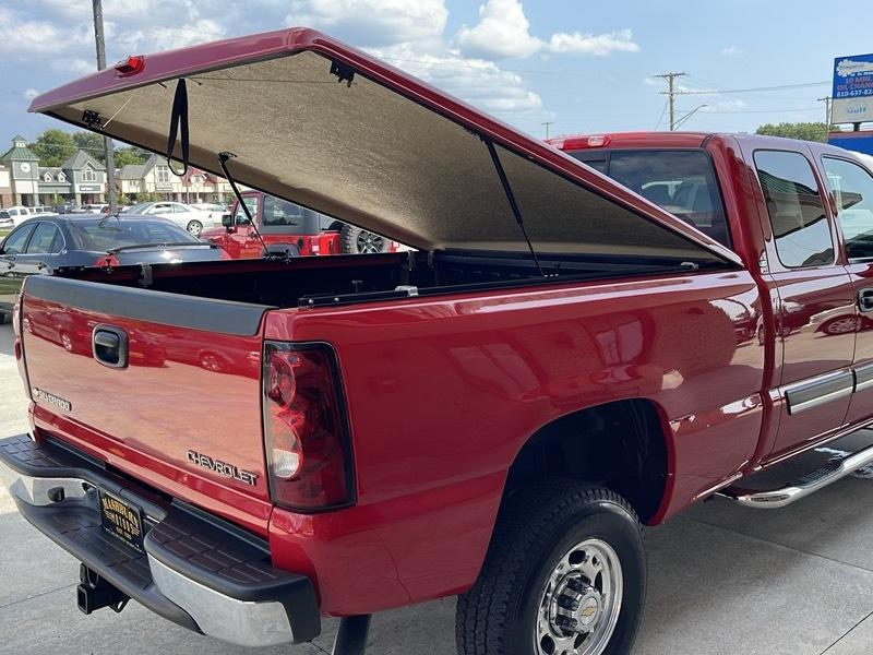 Chevrolet Silverado 2500HD LS Ext. Cab Short Bed 4WD 2005