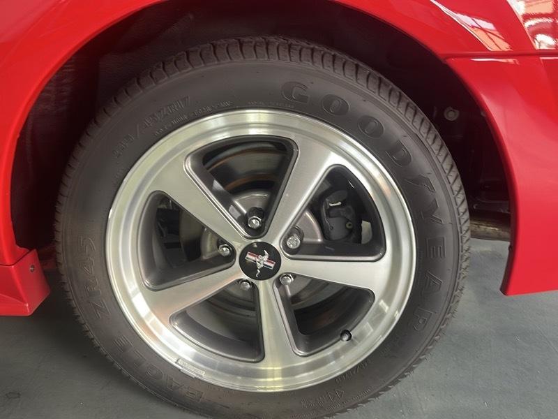 Ford Mustang Mach 1 2004