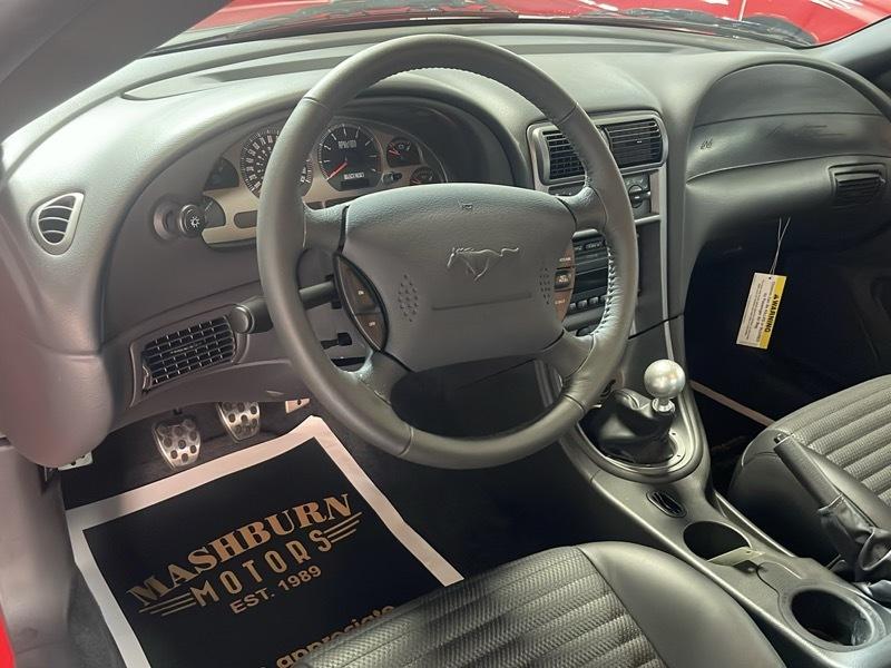 Ford Mustang Mach 1 2004