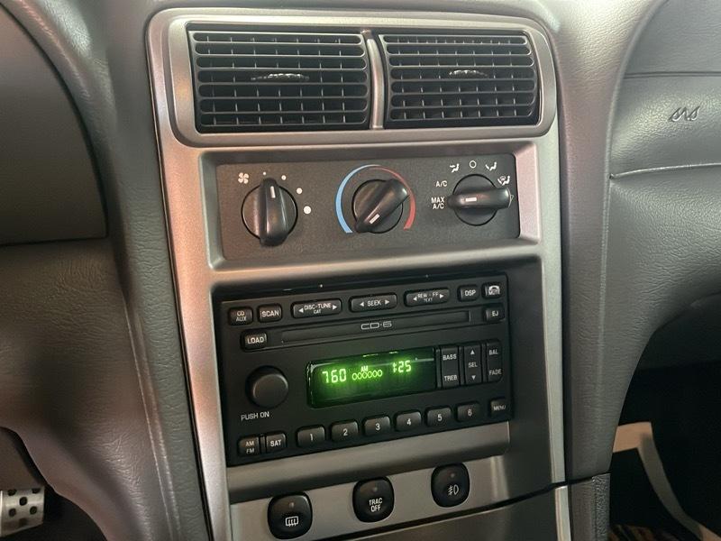 Ford Mustang Mach 1 2004