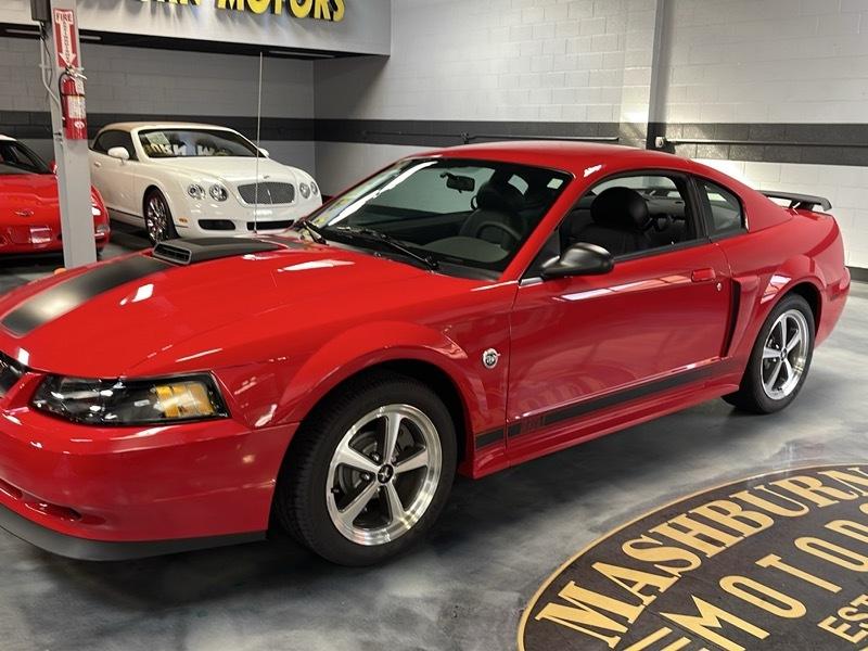 Ford Mustang photo 2