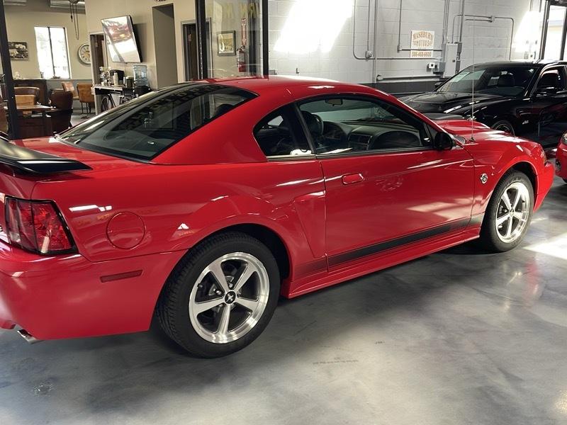 Ford Mustang photo 9