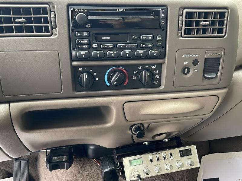 Ford F-350 SD Lariat SuperCab Short Bed 2WD 2001