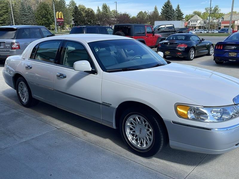 Lincoln Town Car Signature 1999