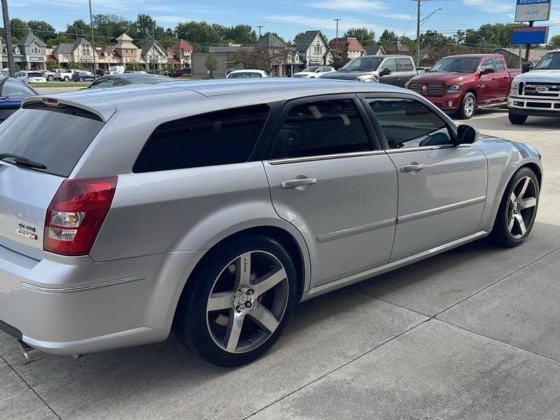 Dodge Magnum SRT-8 2006