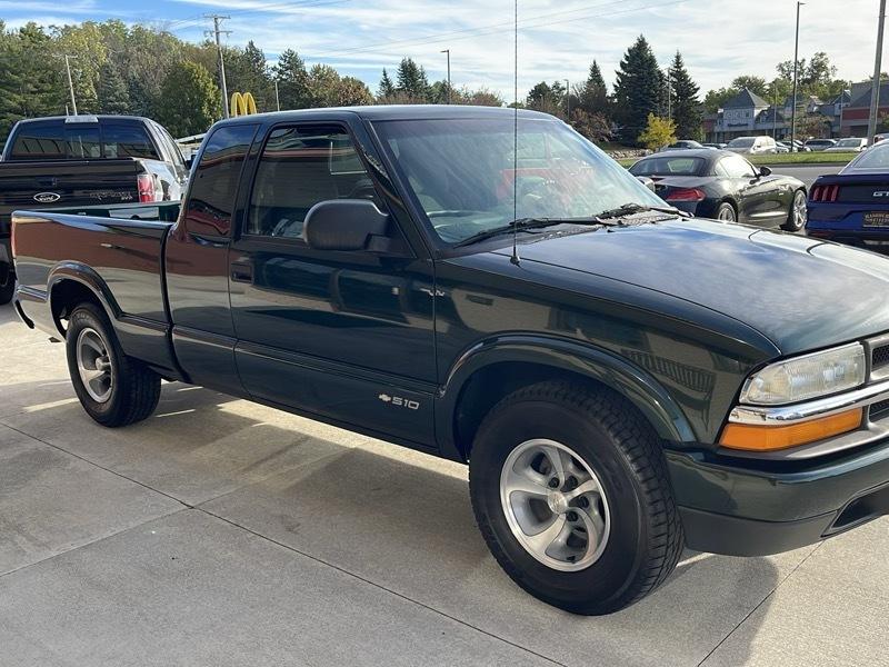 Chevrolet S10 Pickup LS Ext. Cab 2WD 2001