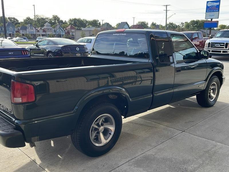 Chevrolet S10 Pickup LS Ext. Cab 2WD 2001