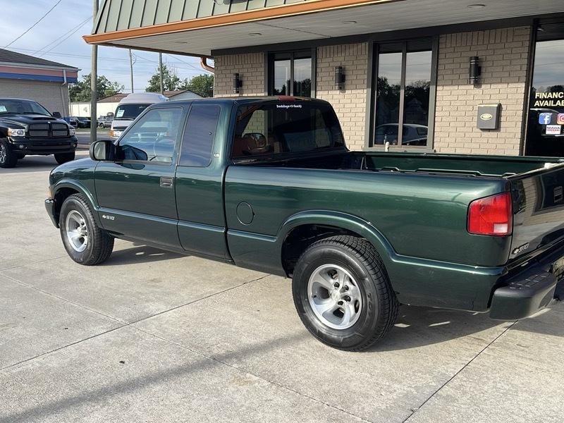 Chevrolet S10 Pickup LS Ext. Cab 2WD 2001
