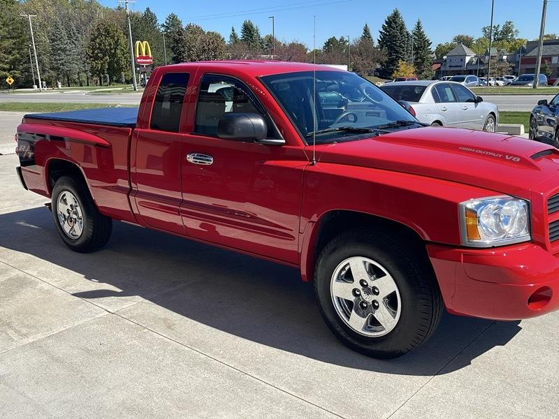 Dodge Dakota SLT Club Cab 4WD 2006