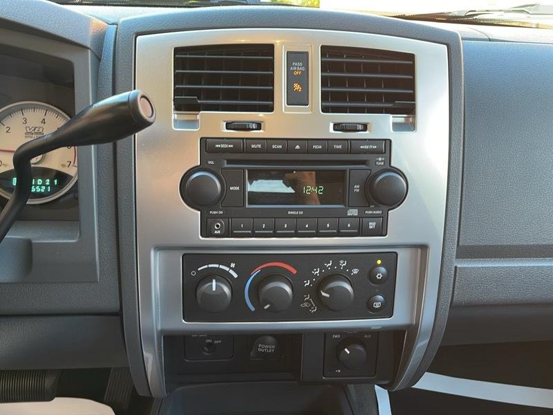Dodge Dakota SLT Club Cab 4WD 2006